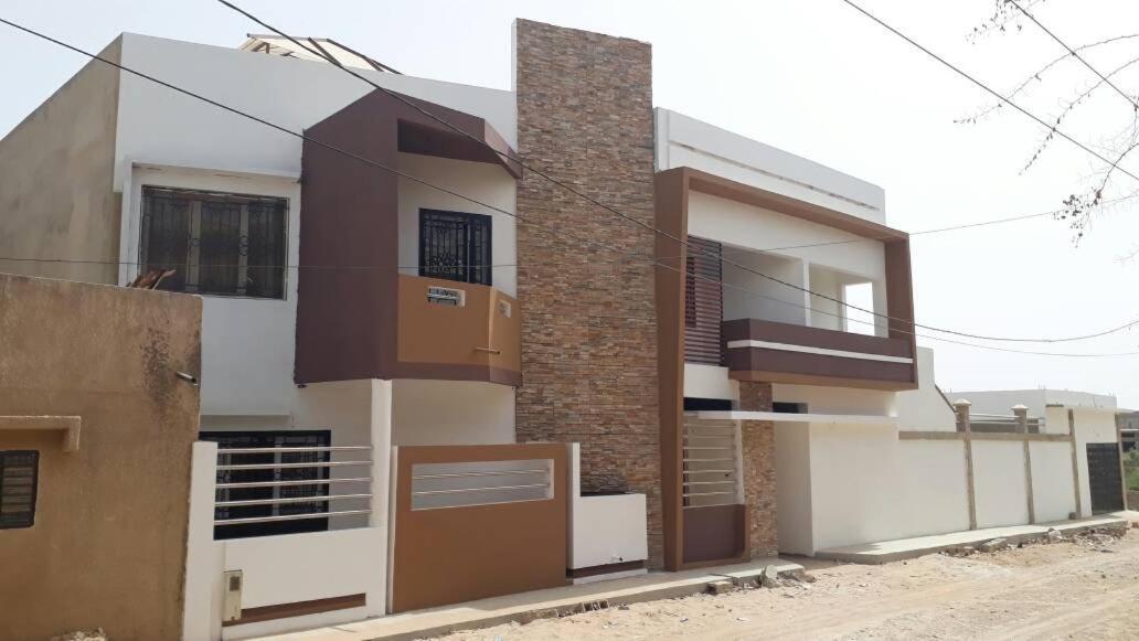 Saly - Villa Kage 6 Chambres -Clim-Wifi-Eau Chaude-Billard-Babyfoot-Ping Pong-Canal - Electricite Non Comprise Eksteriør billede