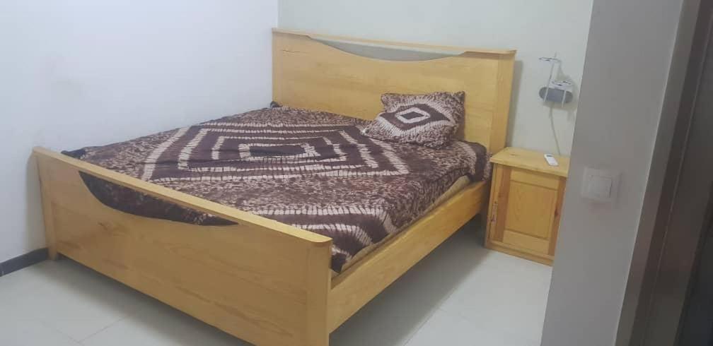 Saly - Villa Kage 6 Chambres -Clim-Wifi-Eau Chaude-Billard-Babyfoot-Ping Pong-Canal - Electricite Non Comprise Eksteriør billede